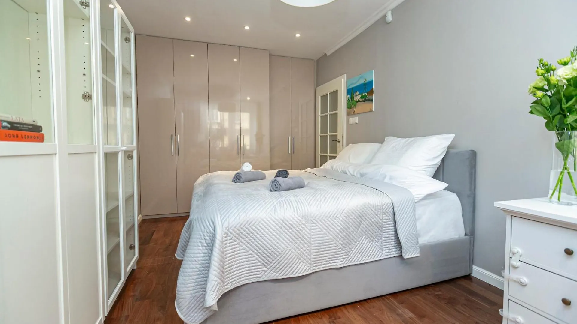 Apartment Wilcza 10 - Bezplatny Parking - Free Parking - Better Rental Warsaw Poland