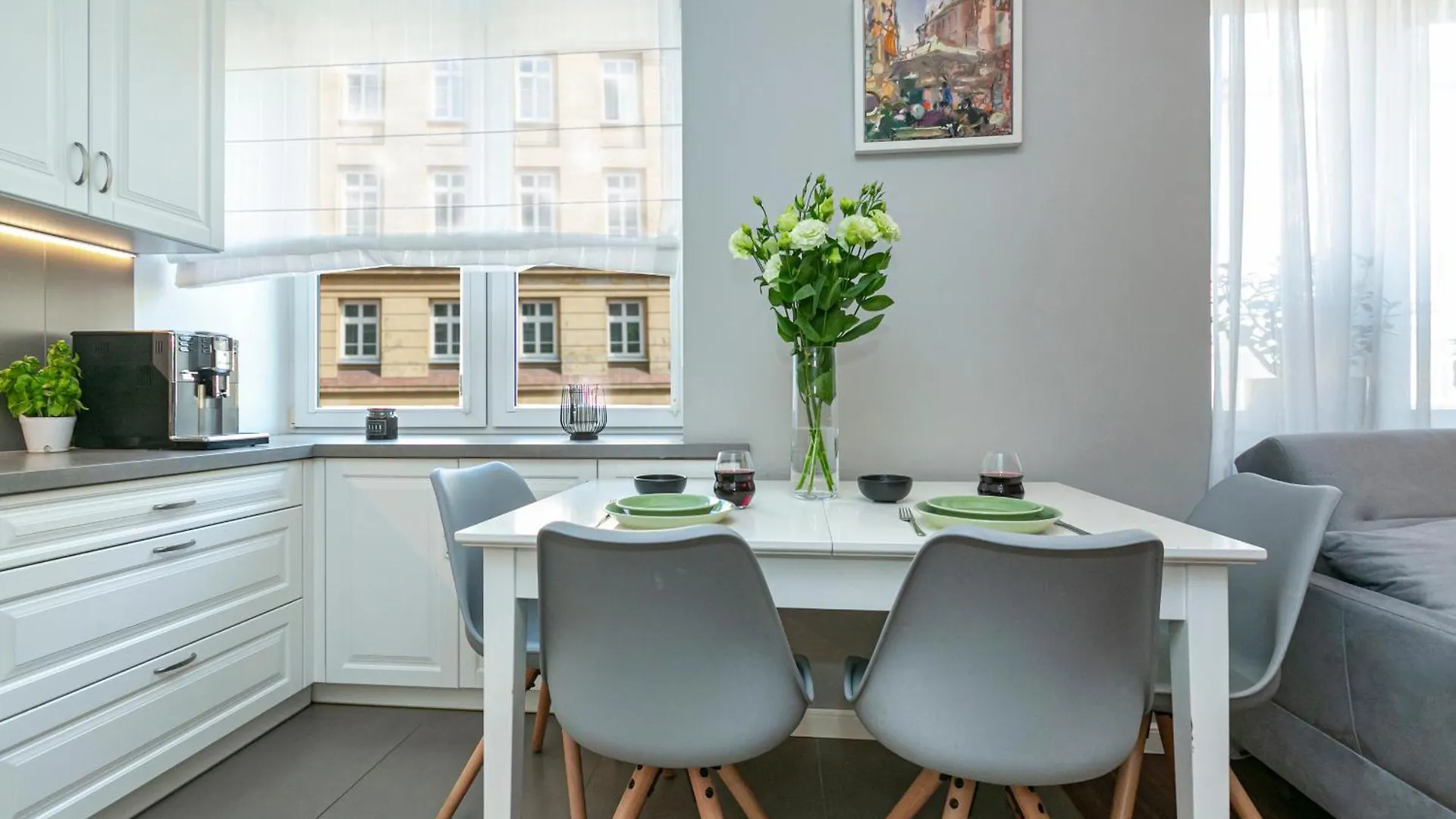 Wilcza 10 - Bezplatny Parking - Free Parking - Better Rental Warsaw Apartment